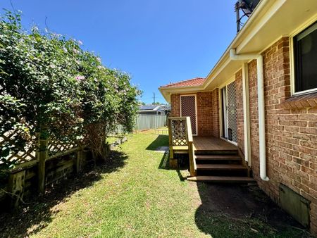 Neatly Presented Three Bedroom Home In Buttaba - Photo 2