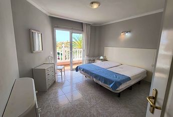 Se alquila en Costa del Silencio apartamento de 2 dormitorios