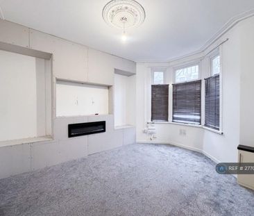 4 bedroom semi-detached house to rent - Photo 1