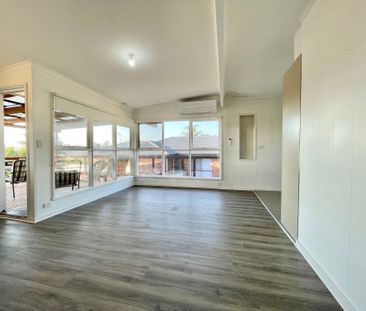 Two Homes in One – Flexible Family Living in a Serene Coastal Setting - Photo 5