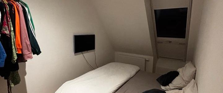 Gemütliche 2,5 Dachgeschoss Whg (Zwischenmiete ab 01.12.25) - Foto 1