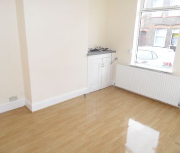 2 bedroom house to rent Hartley Road, Luton, Bedfordshire, LU2 - Photo 1