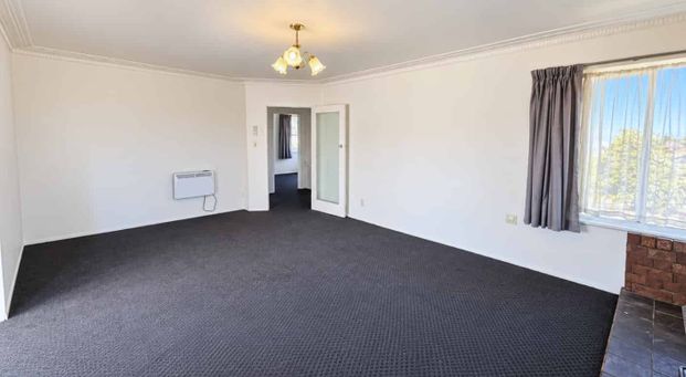 Freshly Renovated 3 Bedroom House - Photo 1