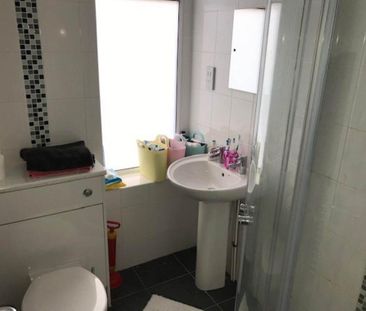 6 bedroom terraced house to rent - Photo 4