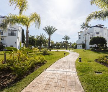 Apartment in San Pedro de Alcántara, Costa del Sol - Photo 6