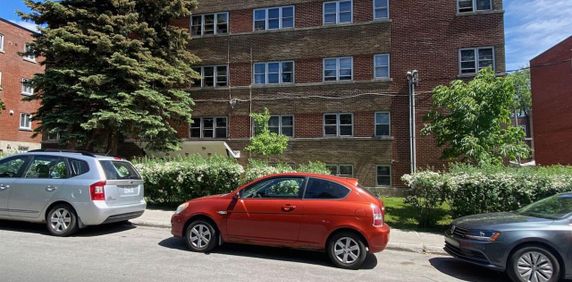 One-Bedroom (3.5) - 4720 Ave St-Kevin, Montréal - Photo 2