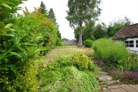 2 bedroom | Detached bungalow - Photo 4