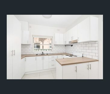 Coastal Living, Space to Unwind – Cronulla Convenience - Photo 3