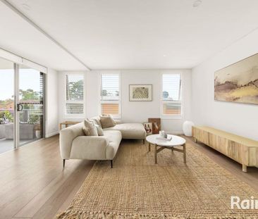 Spacious Two Bedroom Apartment In Prime Location! - Photo 1