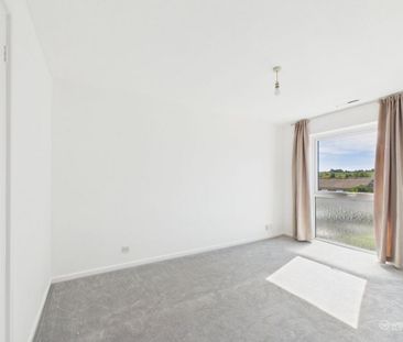 3 bedroom end of terrace house to rent - Photo 3
