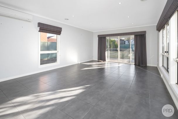 4 BEDROOM HOME IN THE HEART OF THE BALLARAT CBD - Photo 1