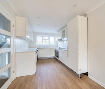 3 bedroom terraced house to rent - Photo 6