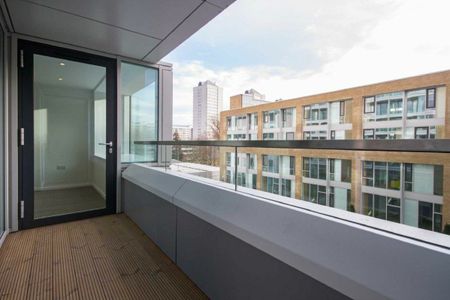 1 Spectrum Way, Wandsworth, SW18 - Photo 2