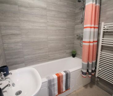 1 bedroom in a house share to rent - Photo 3