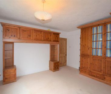 3 bedroom detached house to rent - Photo 4