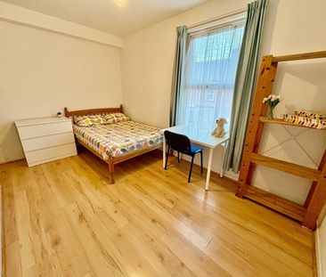 5 Bed Terraced House, Pomona Street, S11 - Photo 1