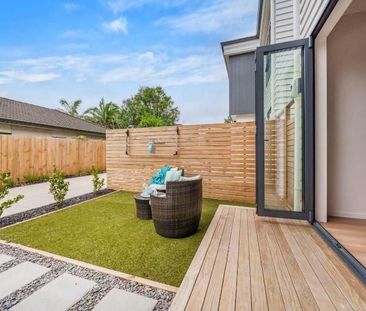 Brand-New Luxury House in Botany Downs - Photo 5