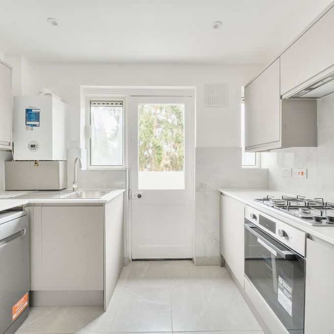 3 bedroom apartment to rent - Photo 1