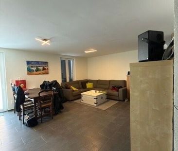 Appartement de 2,5 pièces au rez avec jardin - Foto 2