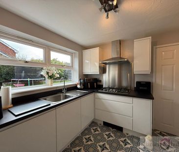 4 bedroom detached house to rent - Photo 4