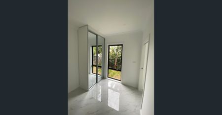 GRANNY AT A CONVENIENT LOCATION IN BLACKTOWN - Photo 2