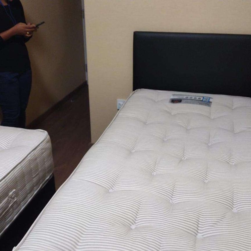 Trinity Road Room 02 - Photo 1