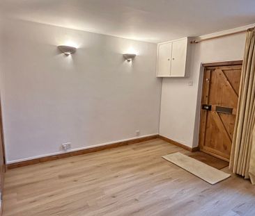 2 bedroom Delightful Two Bedroom Cottage to rent - Photo 1