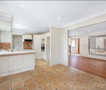 Townhouse Just Minutes from Westfield Carindale - Photo 2