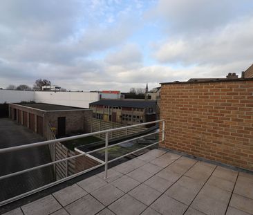 Een appartement op de 1ste verdieping met 2 slaapkamers, terras en ... - Foto 6