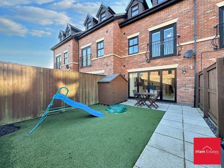 4 bedroom townhouse to rent - Photo 2