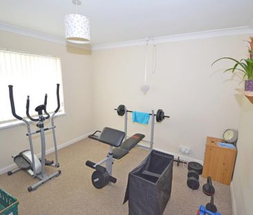 3 bedroom detached bungalow to rent - Photo 6