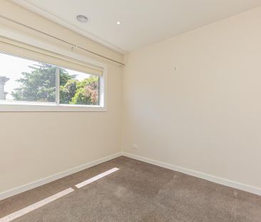 Stylish Townhouse in the Heart of Vermont - Photo 6