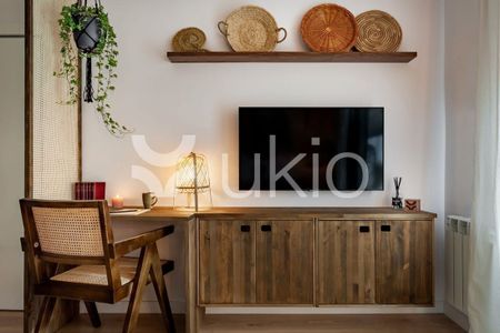 Barcelona Capital, Catalonia 08012 - Photo 4