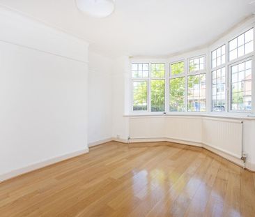 4 bedroom semi-detached house to rent - Photo 4