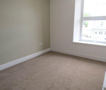 4 bedroom semi-detached house to rent - Photo 4