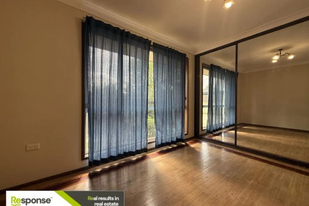 “Family Comfort Meets Convenience in Quakers Hill!” - Photo 1