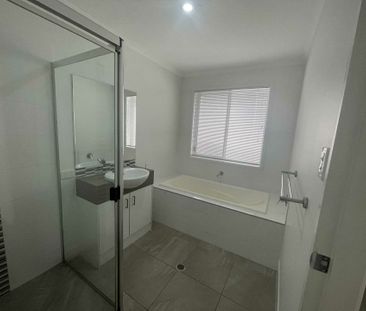 Spacious 4-Bed Family Home in Holmview | Air-Con & Modern Living - Photo 5