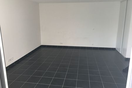 Appartement La Seyne Sur Mer 1 pièce(s) 35.72m² - Photo 3