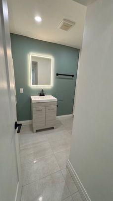 For Lease - 388 woodbine Avenue Unit# Lower, Toronto, Ontario - Photo 1