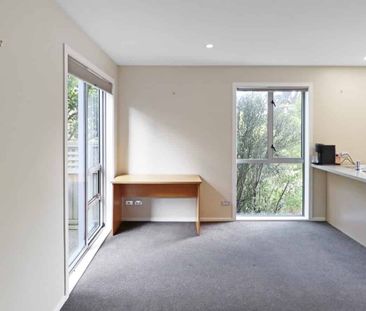 Townhouse Living - Photo 4