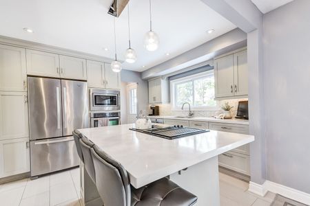 For Lease - 5203 Broughton Crescent, Burlington, Ontario - Photo 4