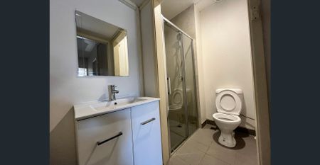 Cozy family home on a generous size lot with Hugh backyard!! - Photo 4