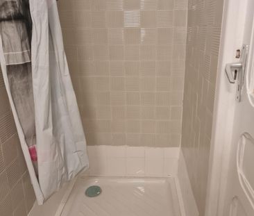 Location Appartement 2 pièces 61m² MARIGNANE 13700 - Photo 4