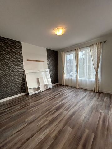 Kensington - 4 bedroom Pet Friendly House - 4054 Centennial Drive - Photo 2