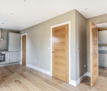 3 bedroom semi-detached house to rent - Photo 2