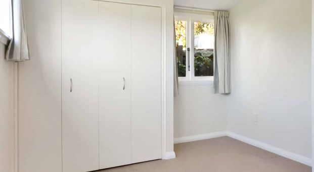 2 Bedroom Warm Quality property in Khandallah, Welliington - Photo 1