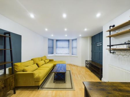 2 bedroom flat to rent - Photo 2