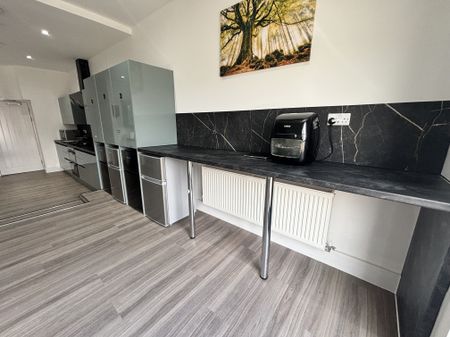 Park Road, Rugby - Photo 2