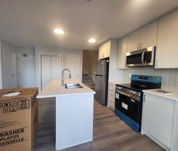 For Lease - 801 Glenroy Gilbert Drive Unit# 22, Barrhaven, Ontario - Photo 2