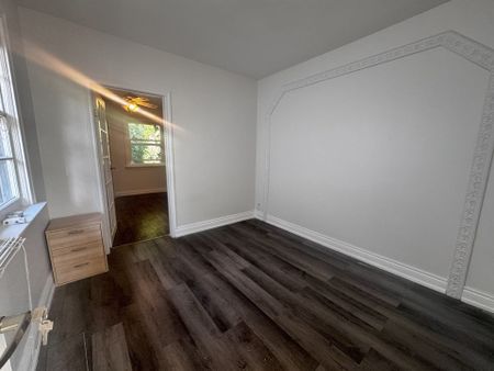 For Lease - 9961 Yonge Street, Richmond Hill, Ontario - Photo 2